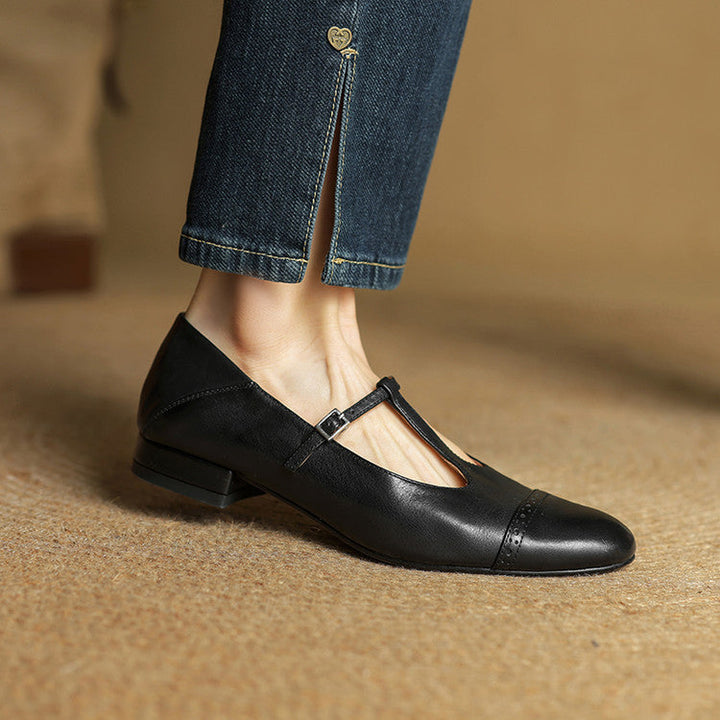 Rina | Elegante T-Stropp Flate Sko i Skinn